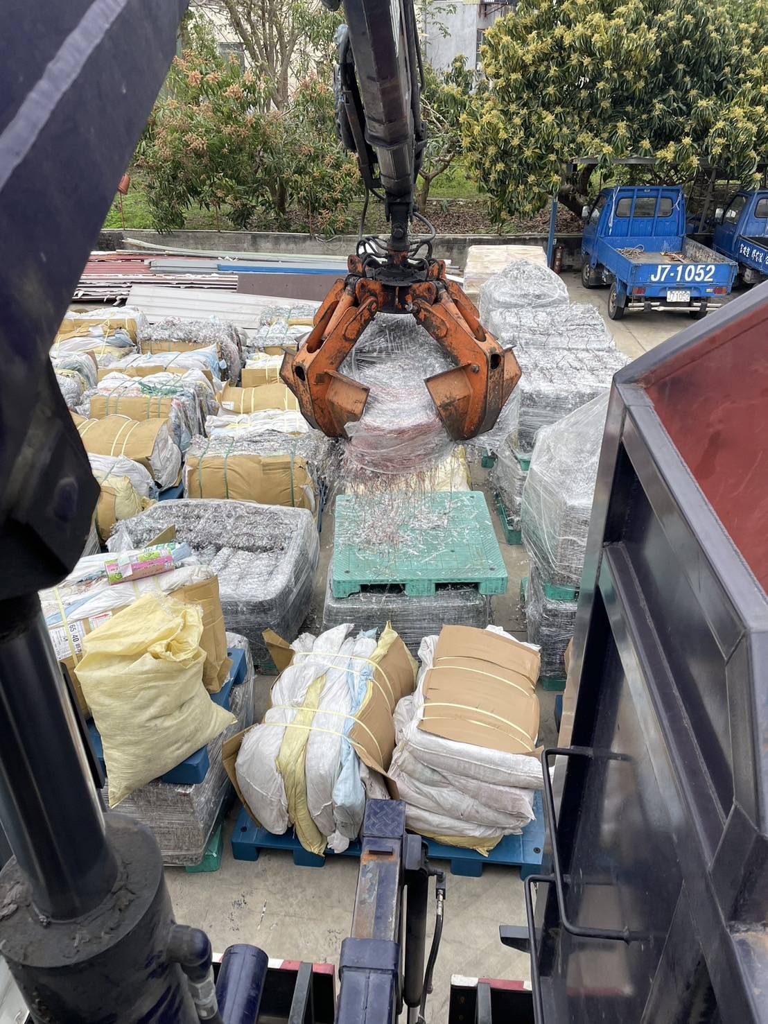 嘉義工廠彩藝膜下腳料