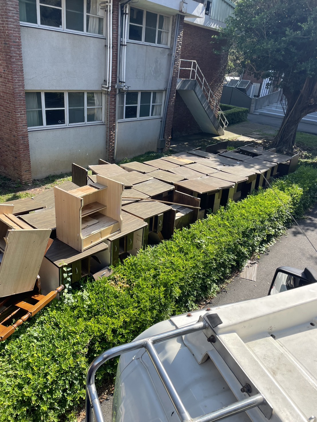 嘉義校園桌椅報廢清運